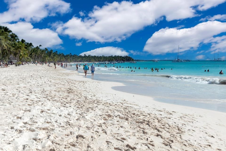 Punta Cana: Boat Tour to Isla Saona, Open Bar & Buffet Lunch - Image 3