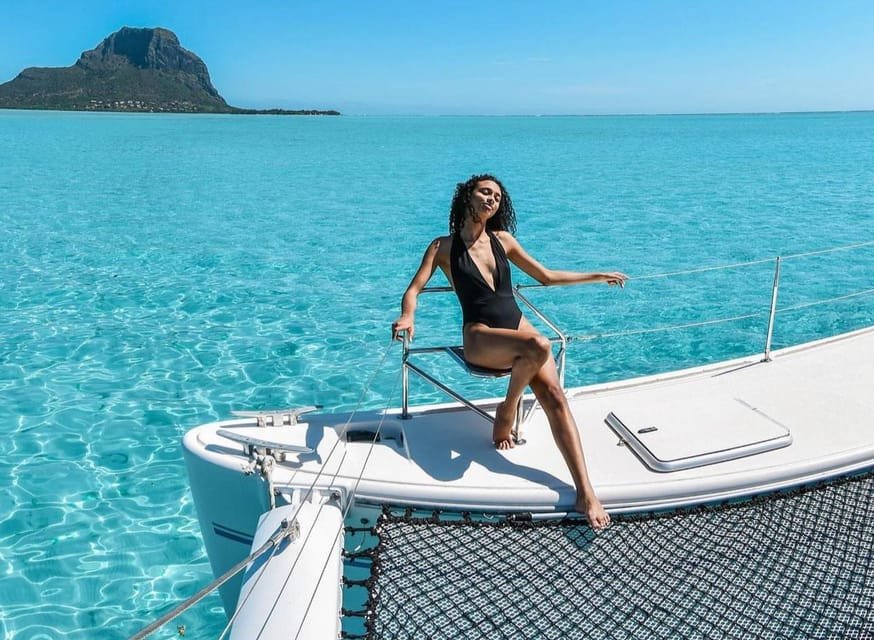 Catamaran Tour to Saona Island: Lunch & Open Bar Experience - Image 2