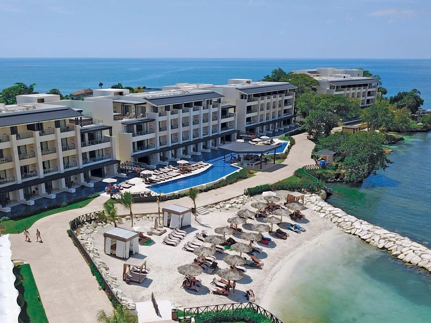 Private Transfer from Hideaway by Royalton to SDQ - Image 4