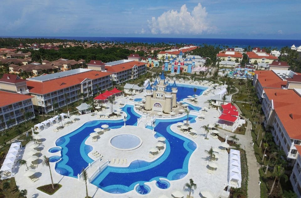 Private Tranfer Punta Cana Airport to Riu Bambu - Image 4