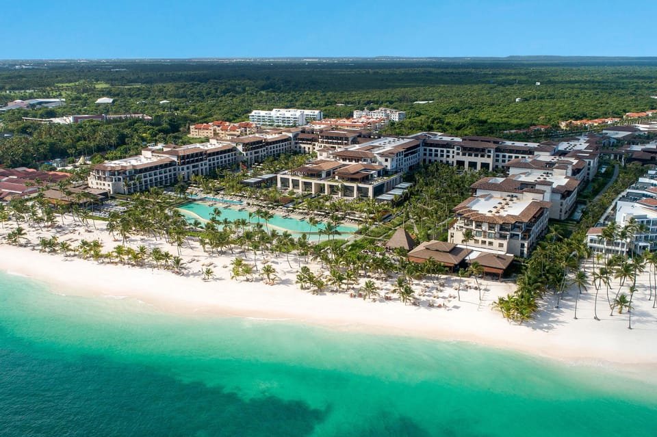 Private Transfer Lopesan Costa Bavaro to Punta Cana Airport - Image 3