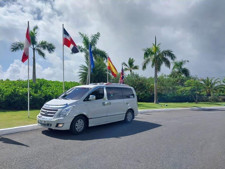 Private Transfer Punta Cana Airport to Nickelodeon - Image 4