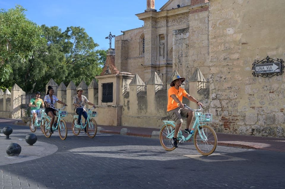 Santo Domingo: Ciudad Colonial Neighborhood Guided Bike Tour - Image 4