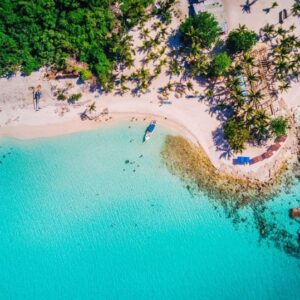 Santo Domingo: Saona Island Catamaran Tour with Lunch & Bar