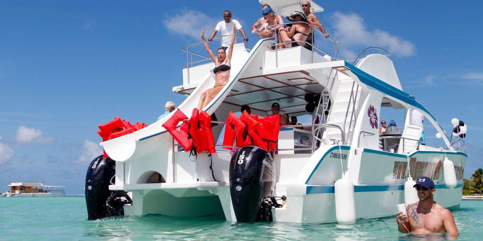 Party boat in Punta Cana with Open Bar and Reef Snorkeling - Image 3