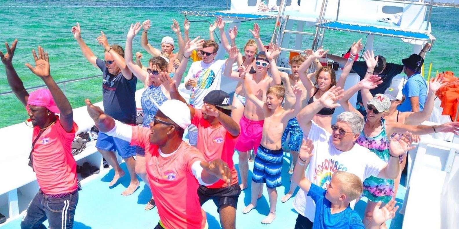Party Boat in Punta Cana/Free Drinks and transportation inc - Image 5